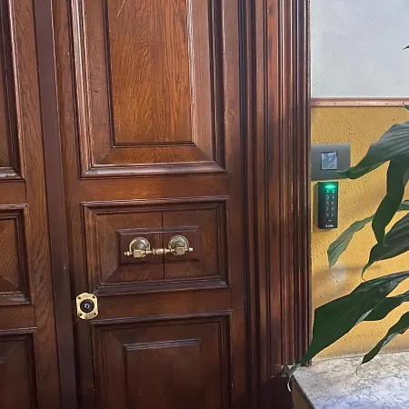 Leonard Vatican House דירה