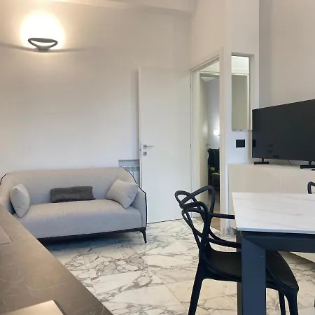 Leonard Vatican House *