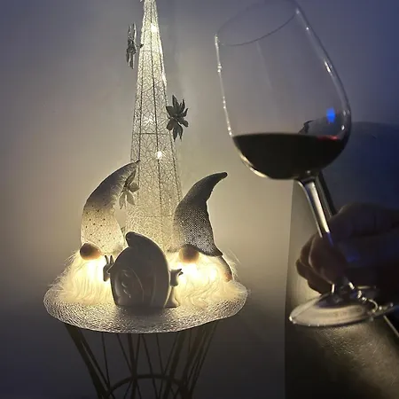 Leonard Vatican House Roma