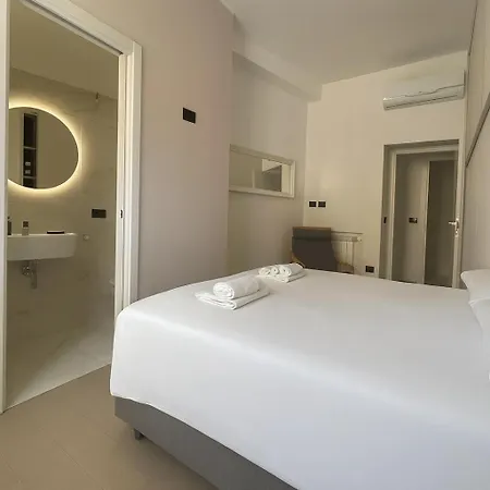 Leonard Vatican House Roma