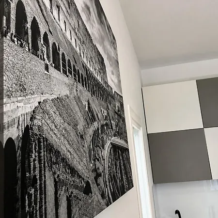 Leonard Vatican House Roma
